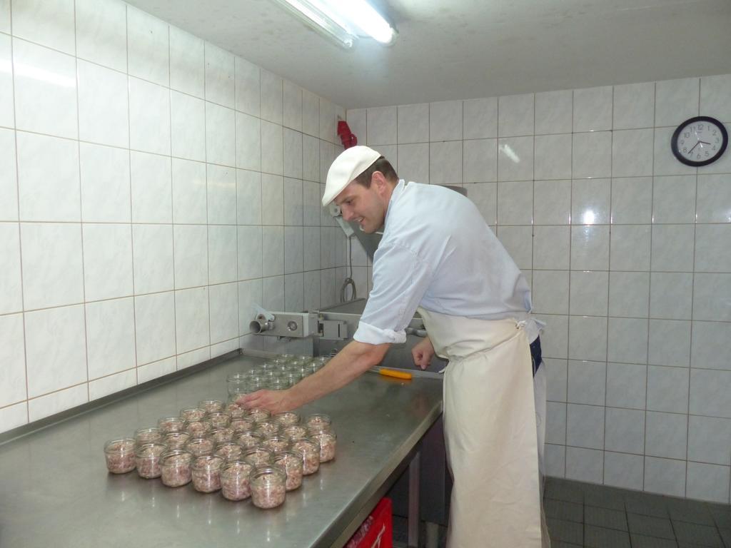 Hotel Friedchen Mit Eigener Fleischerei Artern Kültér fotó