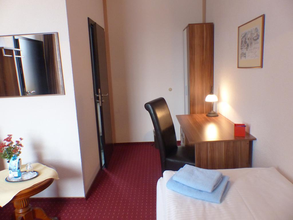 Hotel Friedchen Mit Eigener Fleischerei Artern Szoba fotó