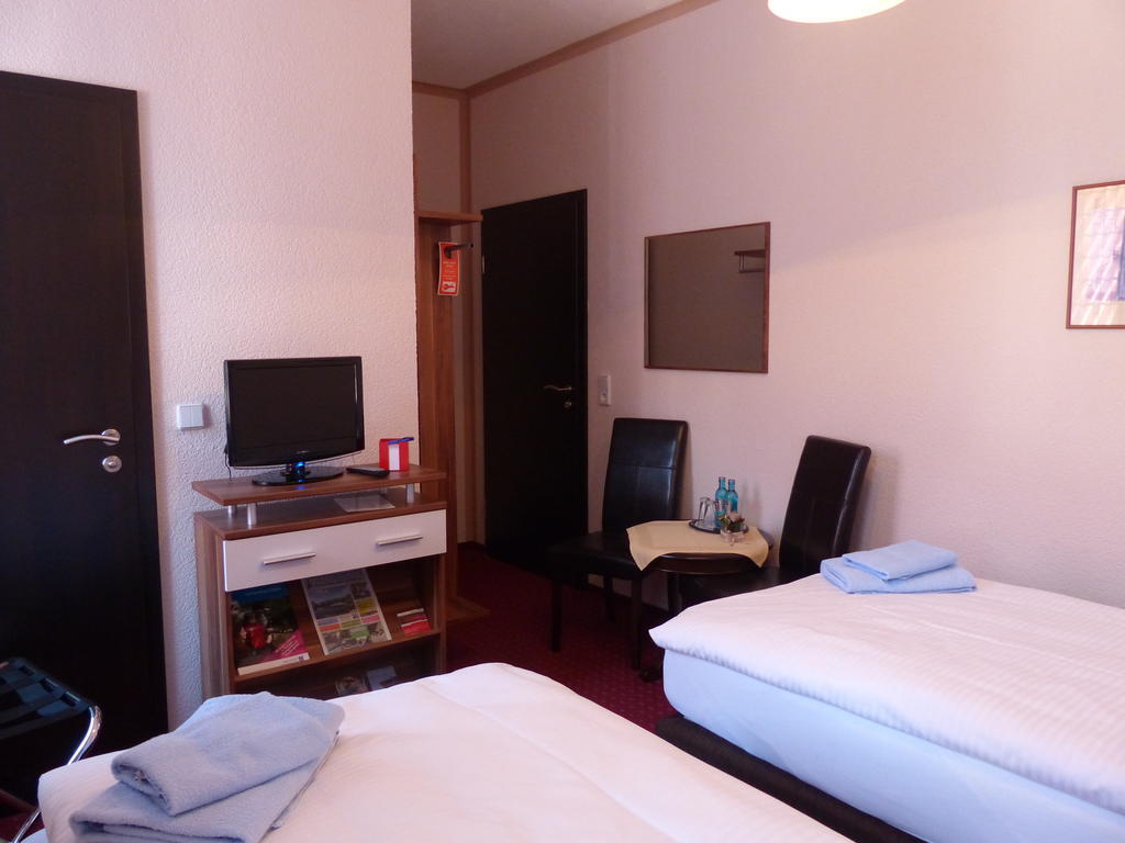 Hotel Friedchen Mit Eigener Fleischerei Artern Szoba fotó