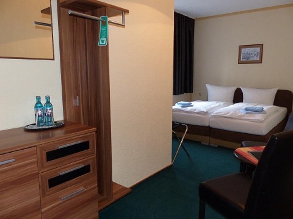 Hotel Friedchen Mit Eigener Fleischerei Artern Kültér fotó