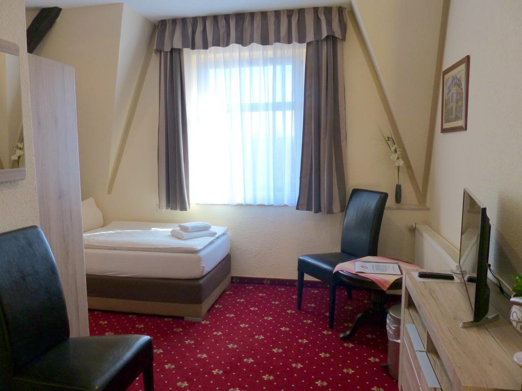 Hotel Friedchen Mit Eigener Fleischerei Artern Kültér fotó