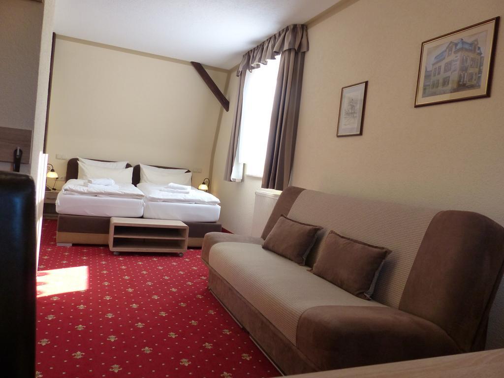 Hotel Friedchen Mit Eigener Fleischerei Artern Kültér fotó