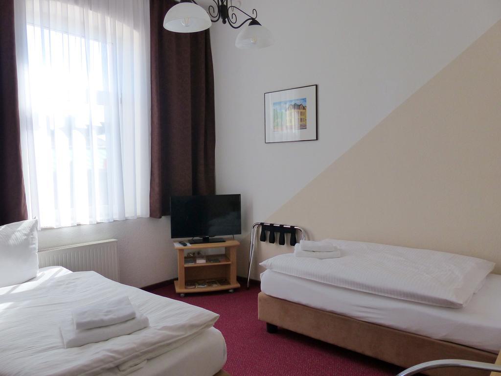 Hotel Friedchen Mit Eigener Fleischerei Artern Kültér fotó