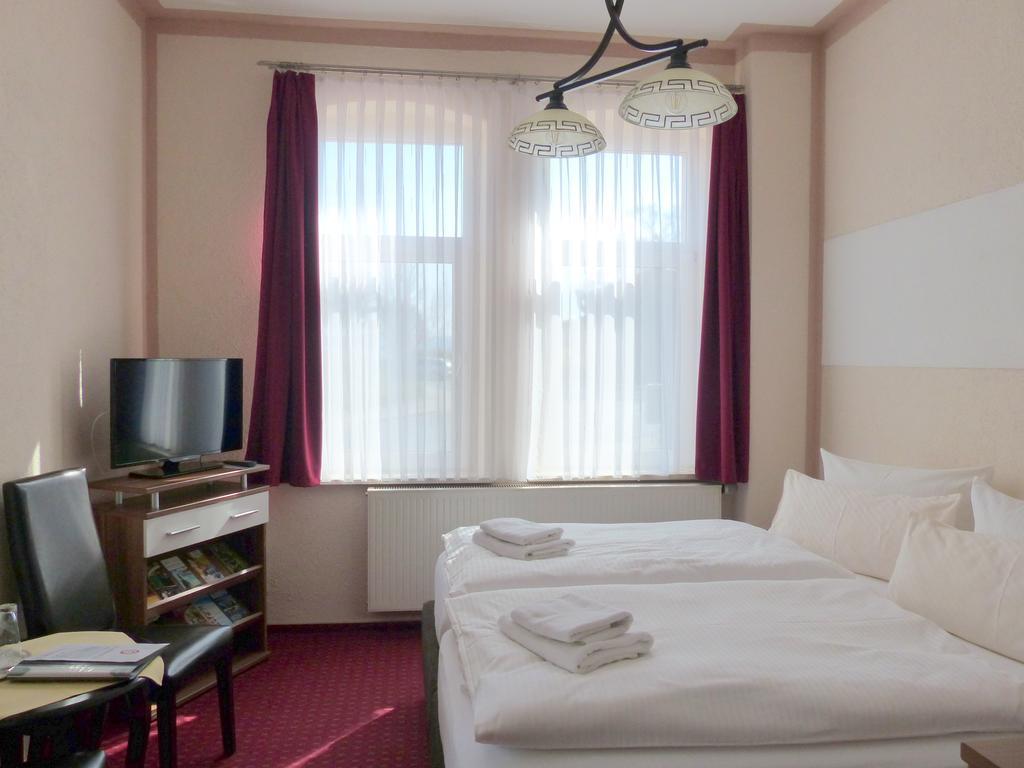 Hotel Friedchen Mit Eigener Fleischerei Artern Kültér fotó