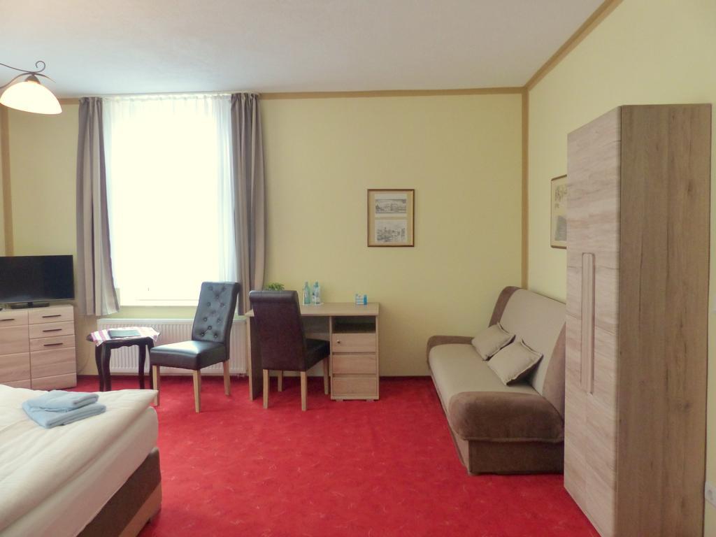 Hotel Friedchen Mit Eigener Fleischerei Artern Kültér fotó