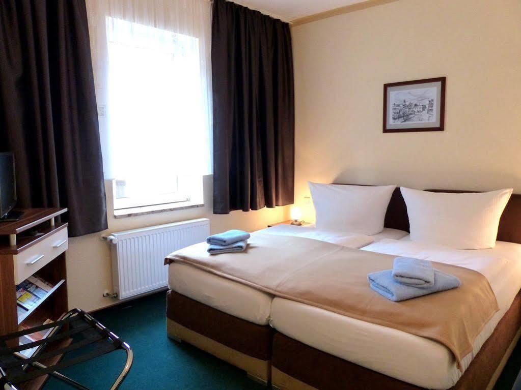 Hotel Friedchen Mit Eigener Fleischerei Artern Kültér fotó
