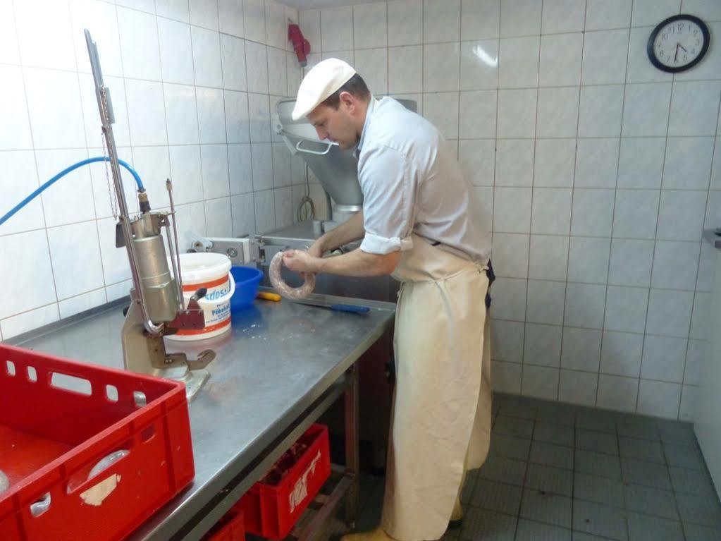 Hotel Friedchen Mit Eigener Fleischerei Artern Kültér fotó
